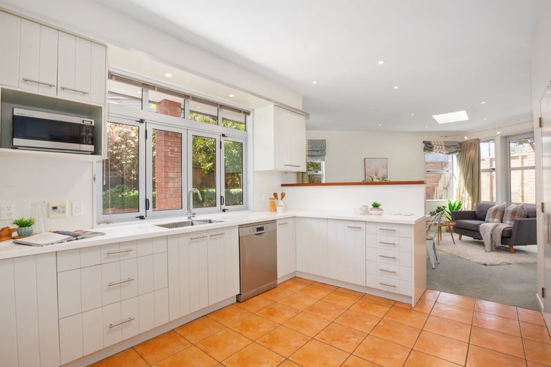 4 Clutha Avenue, Khandallah, Wellington - Carousel 2