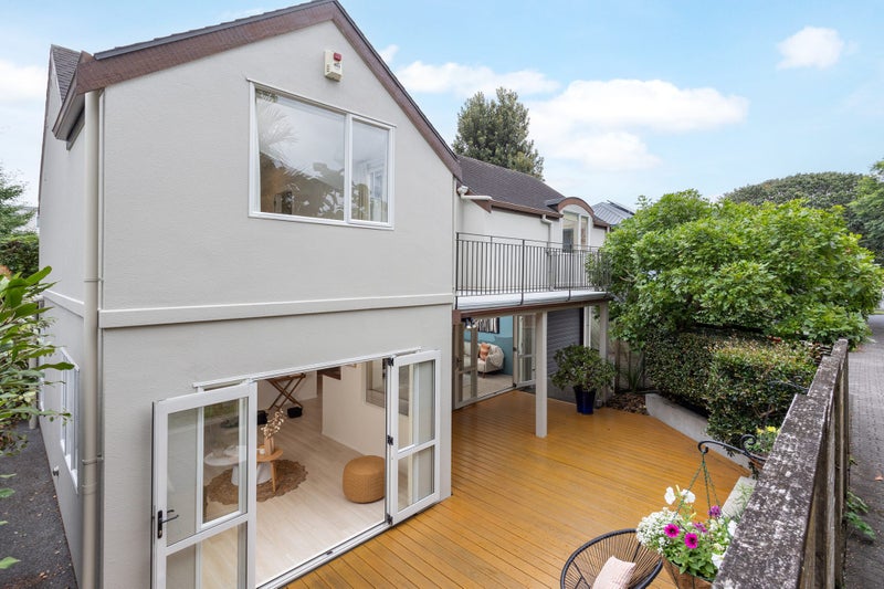 32B Horoeka Avenue, Mount Eden, Auckland - Carousel 1