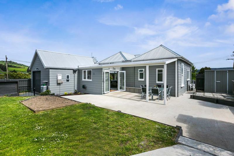 21 Abbotsford Road, Green Island, Dunedin - Carousel 1