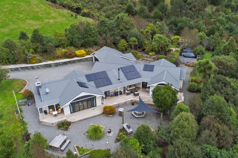 31B Kakariki Way, Whitemans Valley, Upper Hutt - Carousel 1