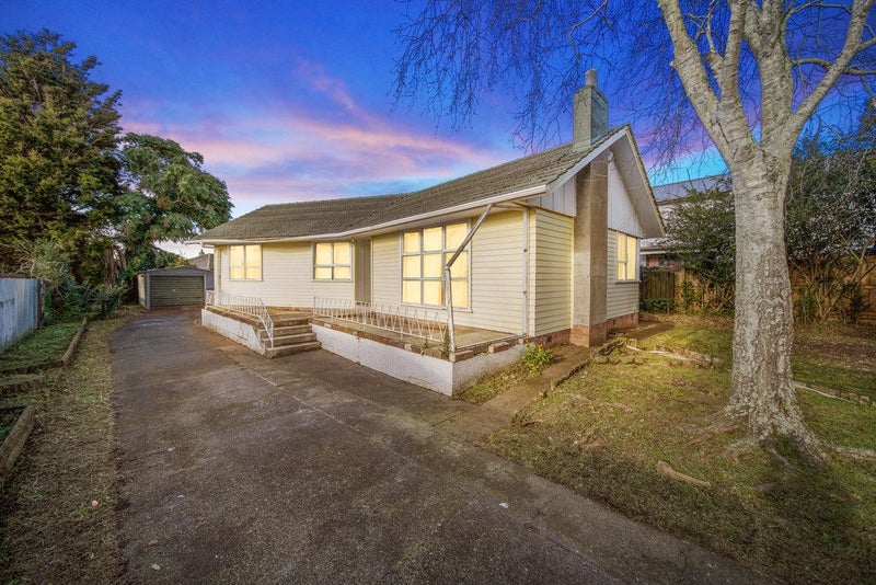 8 Friesian Drive, Mangere, Auckland - Carousel 1