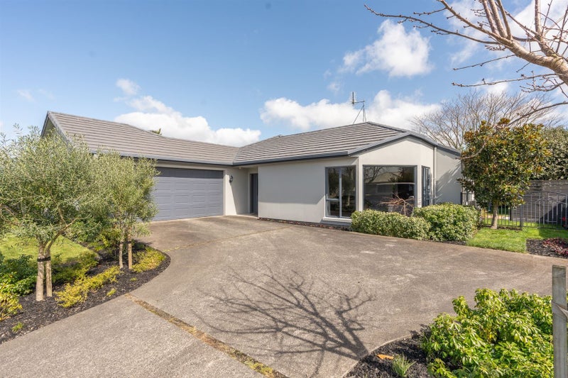 23 Lavenham Place, Rototuna North, Hamilton - Carousel 1