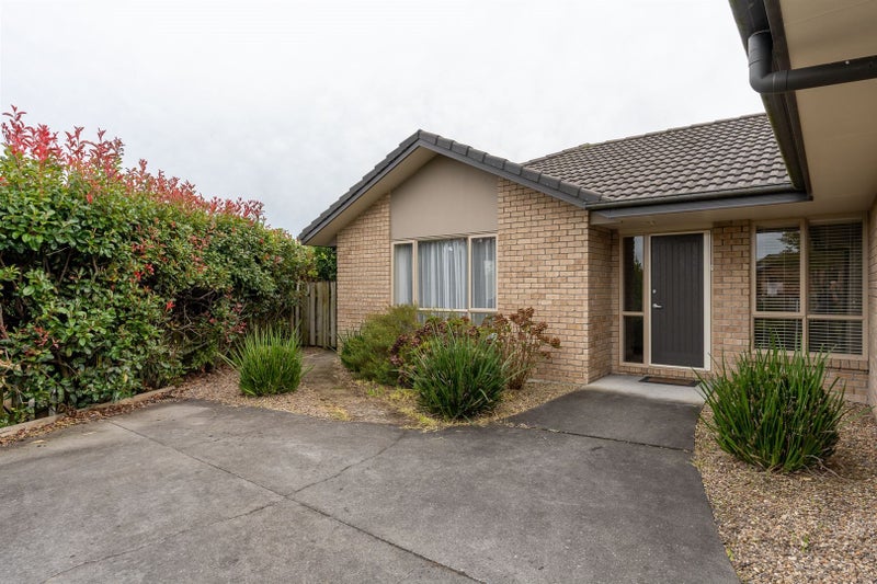 31 The Ford, Huntington, Hamilton - Carousel 2