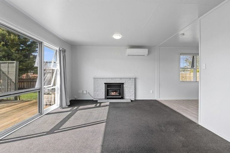 6 Byron Grove, Owhata, Rotorua - Carousel 2