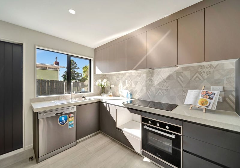 14/106 Triangle Road, Massey, Auckland - Carousel 1