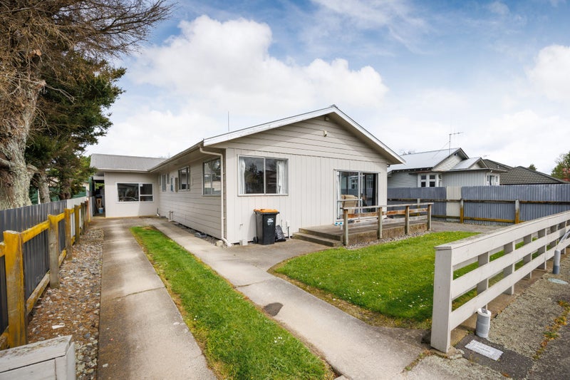 8 Marne Street, Hokowhitu, Palmerston North - Carousel 1