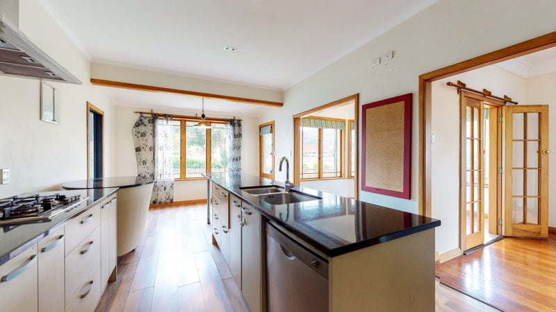 87 Kings Crescent, Hutt Central, Lower Hutt - Carousel 2