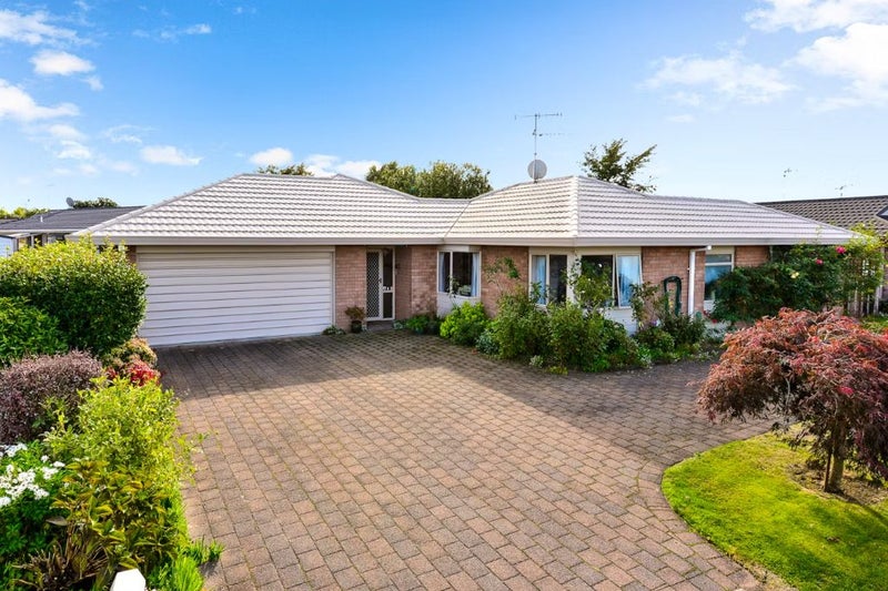 8 Rogers Place, Fairview Downs, Hamilton - Carousel 1