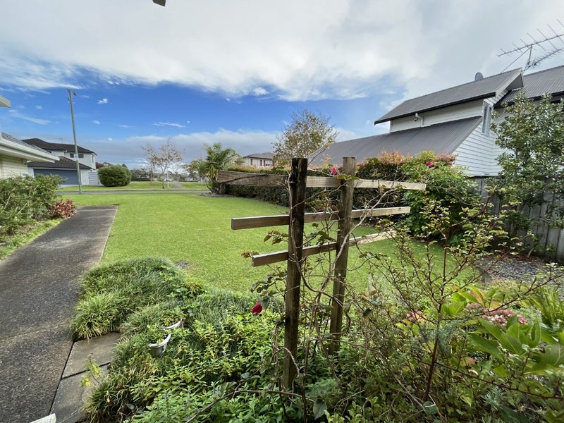 37 English Oak Drive, Schnapper Rock, Auckland - Carousel 21