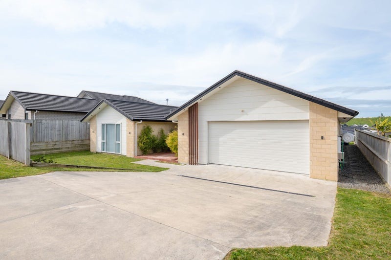 10 Paiaka Place, Rototuna North, Hamilton - Carousel 1