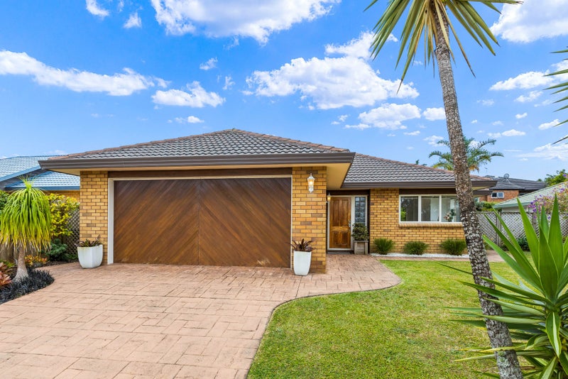 106 Lakeside Drive, Orewa, Orewa - Carousel 1