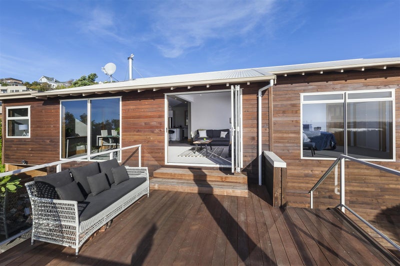 32 The Brae, Mount Pleasant, Christchurch - Carousel 1