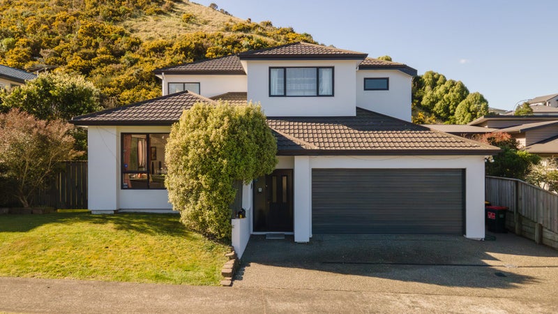 4 Gifford Grove, Churton Park, Wellington - Carousel 1