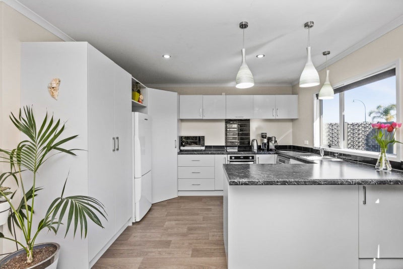 2 Drake Crescent, Awatoto, Napier - Carousel 2