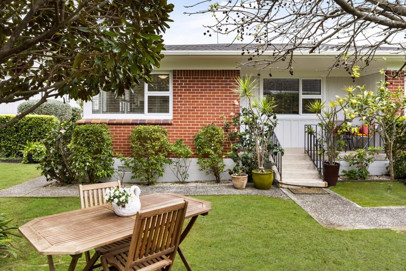 3/6 Frater Avenue, Milford, Auckland - Carousel 1