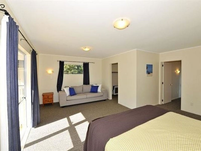 3 Third Avenue, Onetangi, Waiheke Island - Carousel 16