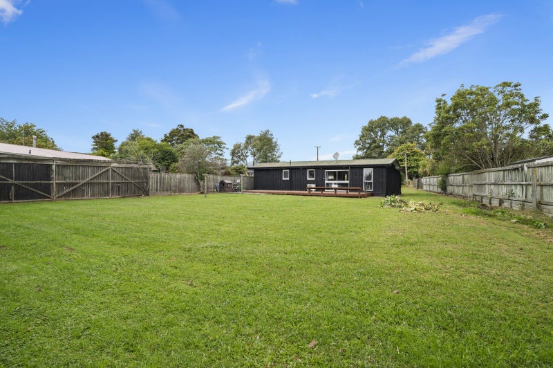 11 Farnworth Avenue, Holdens Bay, Rotorua - Carousel 2