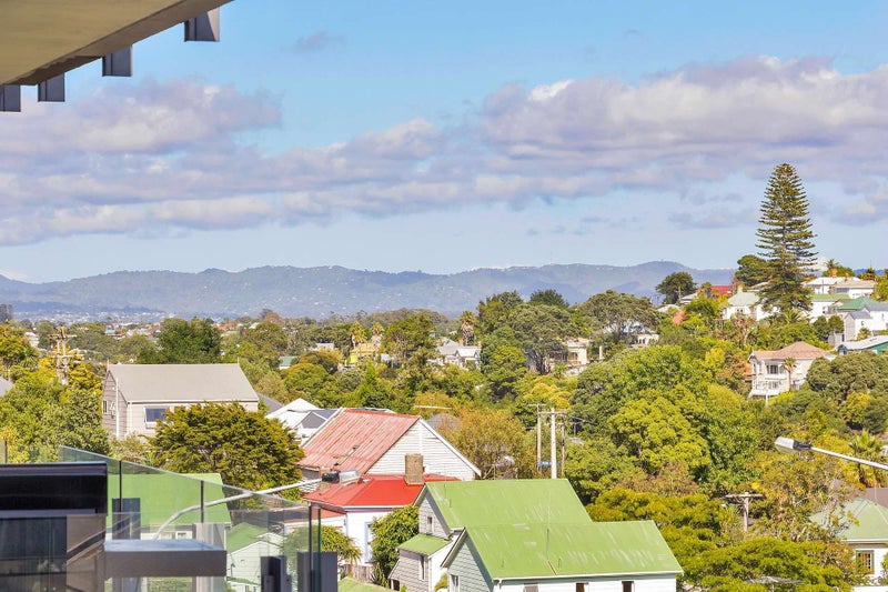 4E/6 Piwakawaka Street, Eden Terrace, Auckland - Carousel 2