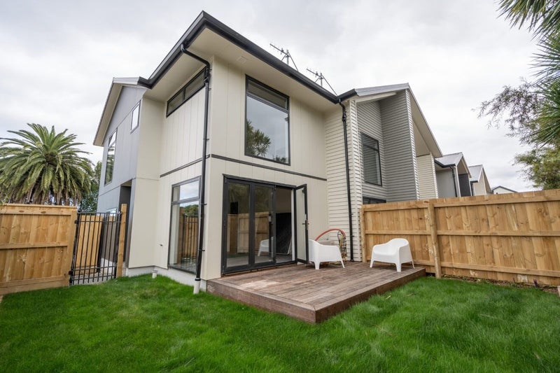 1/207 Oxford Terrace, Avalon, Lower Hutt - Carousel 2