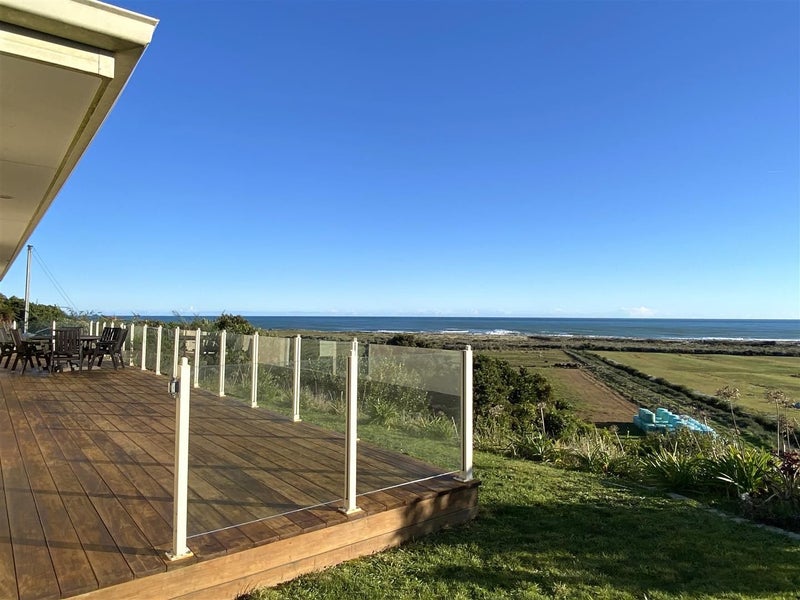 20A Serpentine Road, Hokitika - Carousel 2