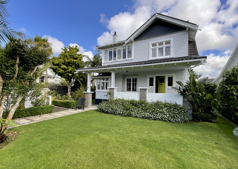 15 Wallace Place, Westown, New Plymouth - Carousel 2