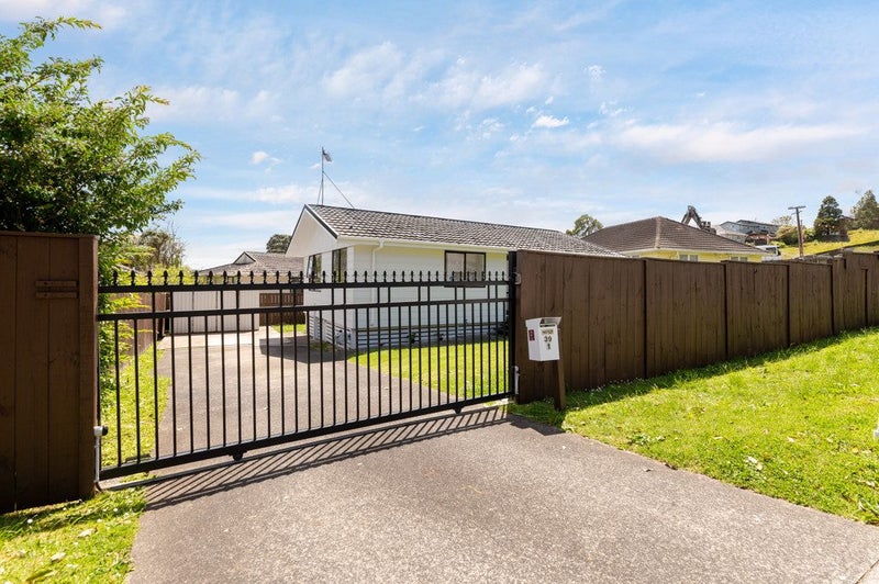 1/39 Albrecht Avenue, Hillsborough, Auckland - Carousel 1