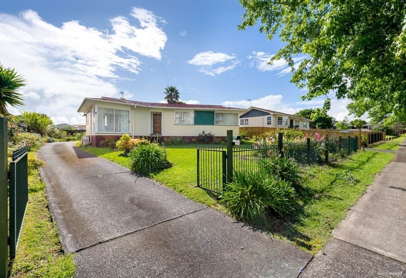 51 Sikkim Crescent, Clover Park, Auckland - Carousel 2