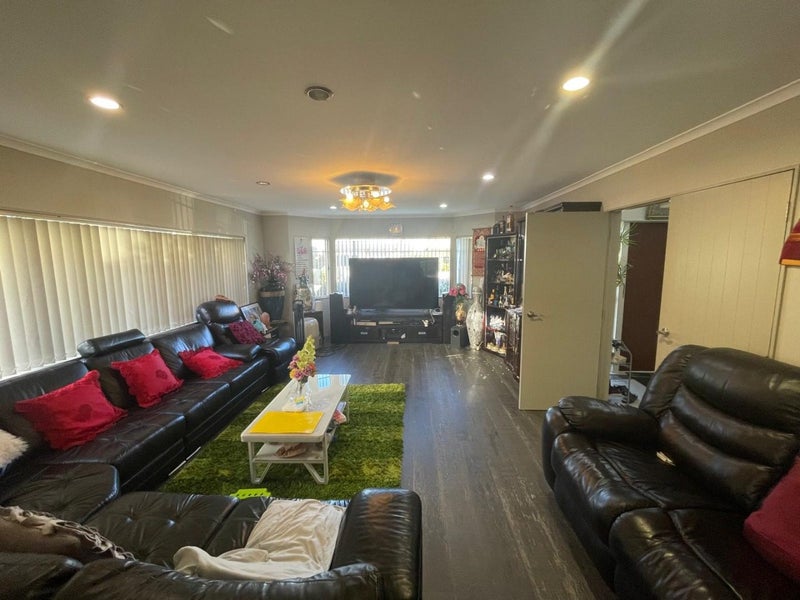 10 Agapanthus Place, Flat Bush, Auckland - Carousel 2