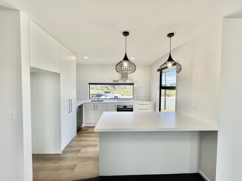 30 Oriel Avenue, Tawa, Wellington - Carousel 2