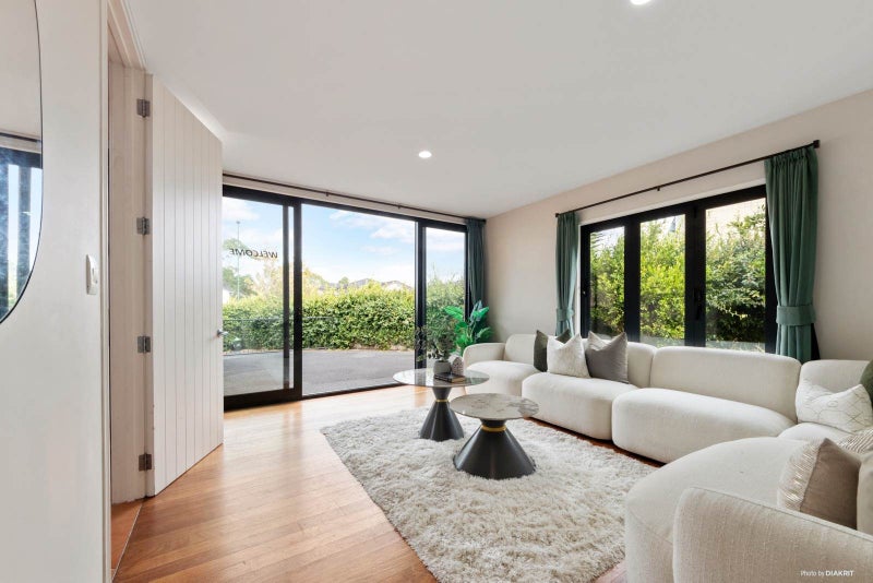 71 Rising Parade, Fairview Heights, Auckland - Carousel 2