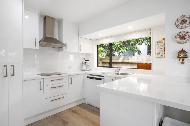 35A Rathmar Drive, Manurewa, Auckland - Carousel 1