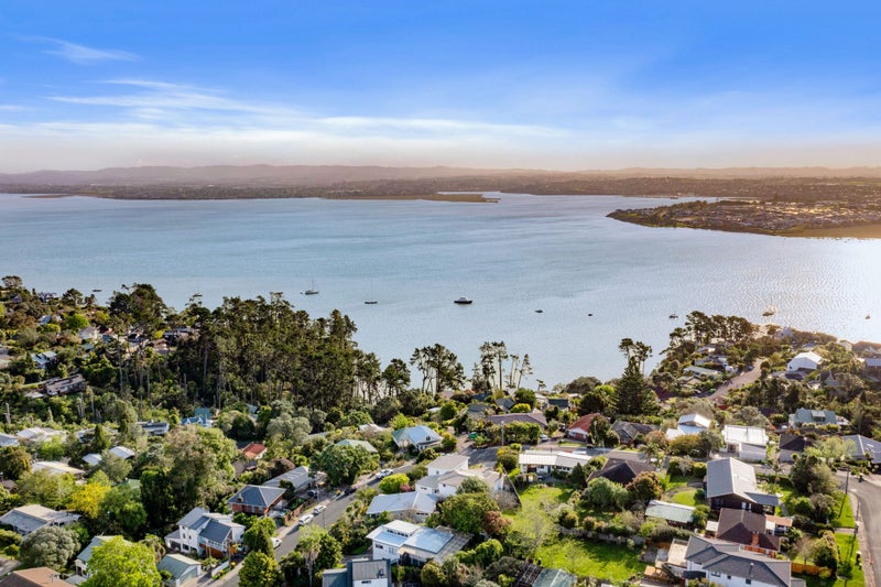 22 Teal Crescent, Beach Haven, Auckland - Carousel 18