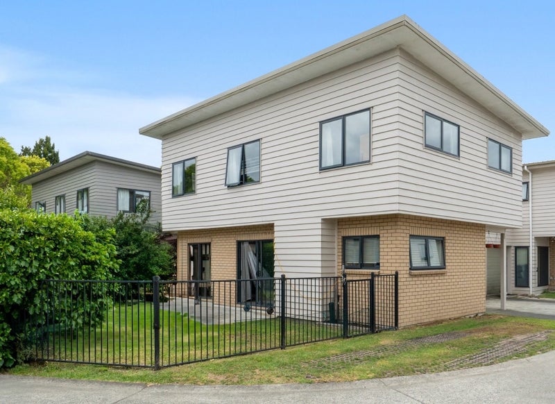 6 Whau Crescent, Avondale, Auckland - Carousel 1