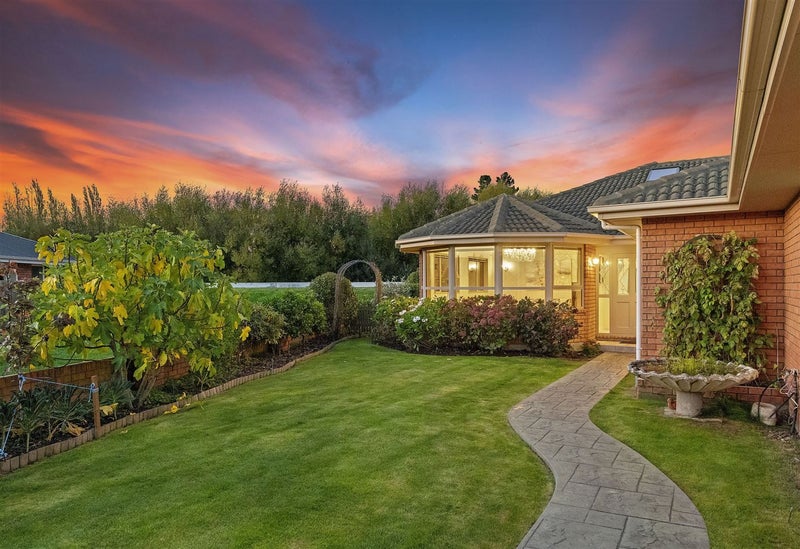 18 Langley Place, Belfast, Christchurch - Carousel 21