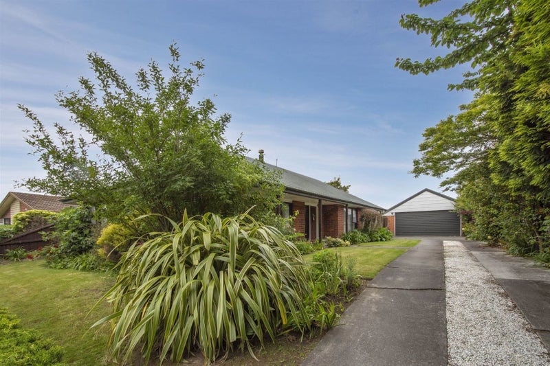 41 Karnak Crescent, Russley, Christchurch - Carousel 2