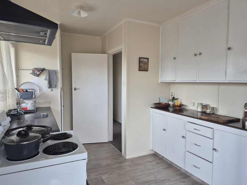 40 McCracken Avenue, Hillcrest, Hamilton - Carousel 2