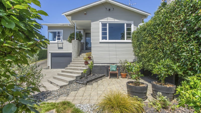 22 Aliford Avenue, One Tree Hill, Auckland - Carousel 1