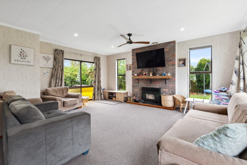 185 Bird Road, Bird Road, Stratford - Carousel 2