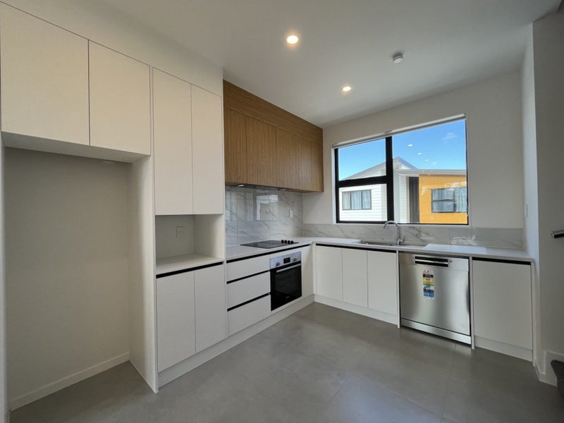 14/28 Lavelle Road, Henderson, Auckland - Carousel 2