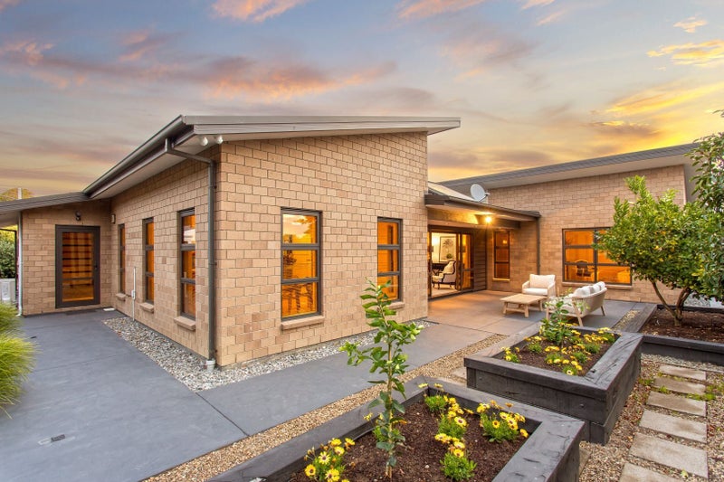 11 The Wickets, Hillmorton, Christchurch - Carousel 2