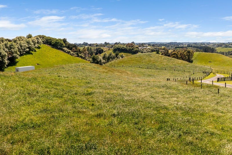 3A Parrs Road, Hurworth, New Plymouth - Carousel 32