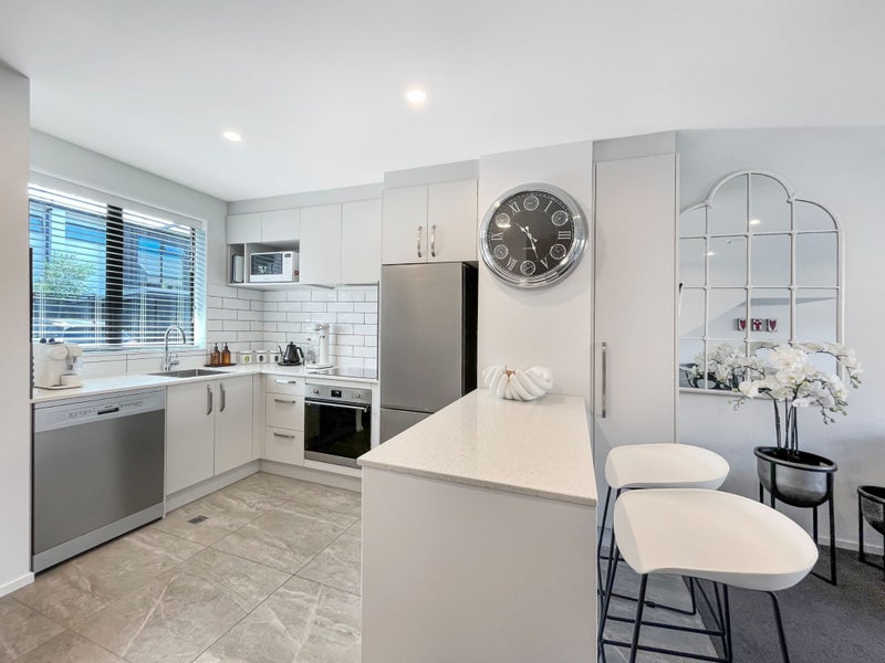 3/37 Webb Street, St Albans, Christchurch - Carousel 2