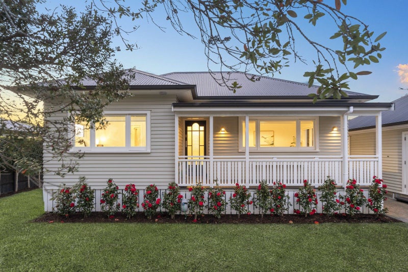 2 Ascot Avenue, Narrow Neck, Auckland - Carousel 1