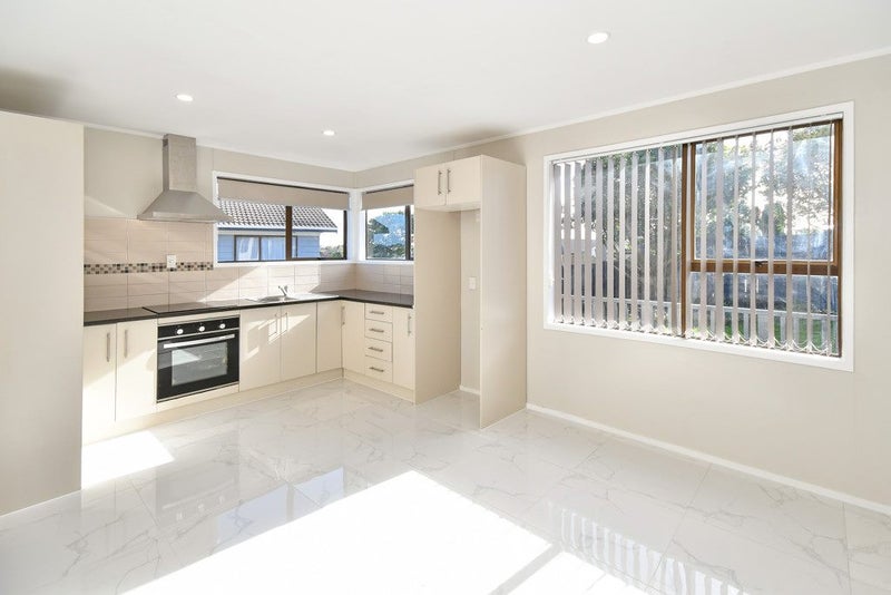 1 Montego Place, Weymouth, Auckland - Carousel 2