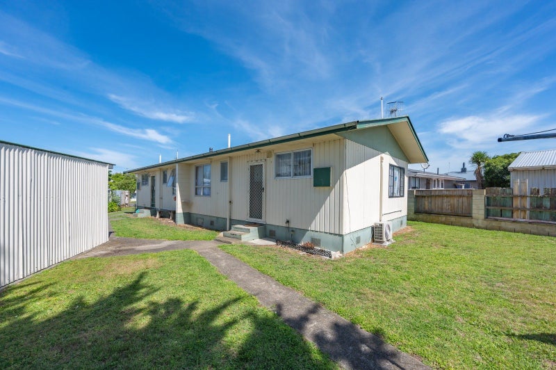 27 Liverpool Crescent, Flaxmere, Hastings - Carousel 1