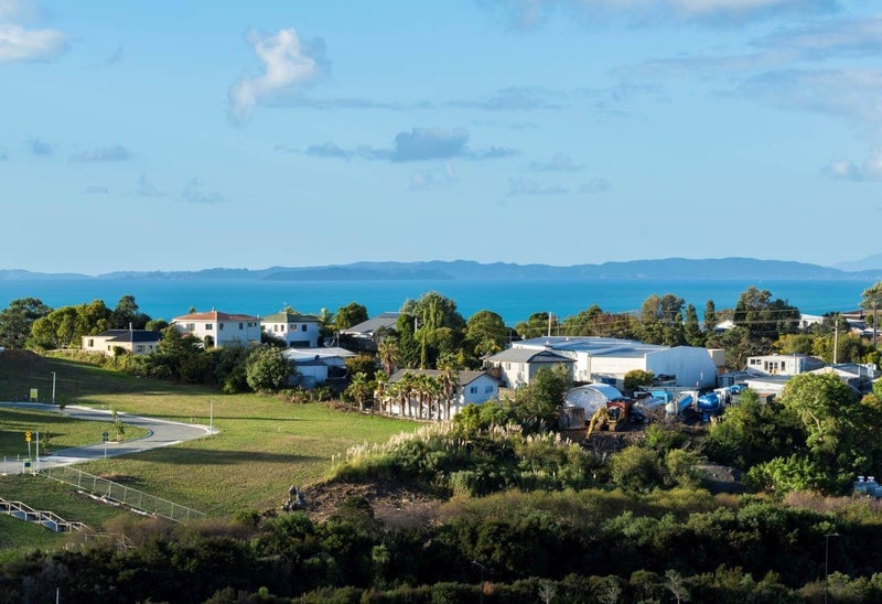 14 Ruth Craig Place, Stanmore Bay, Whangaparaoa - Carousel 2