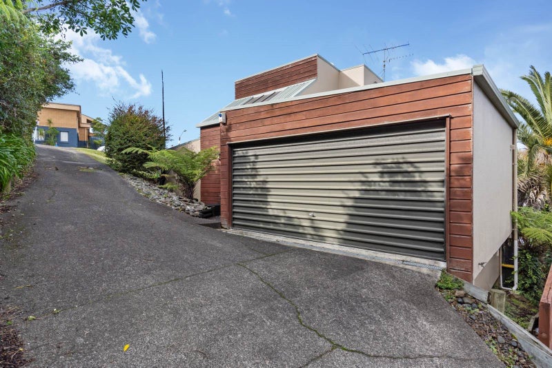 1/2 Deverell Place, Northcross, Auckland - Carousel 2