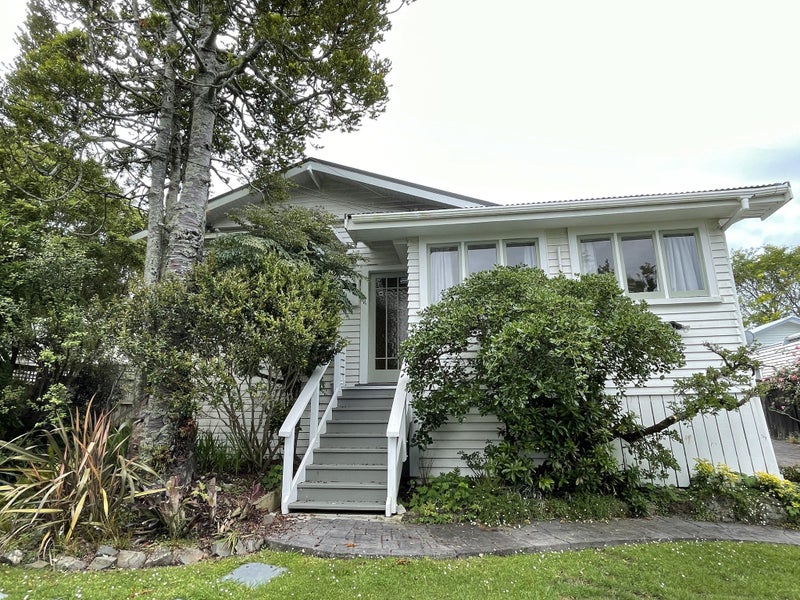 1/22 Ngataringa Road, Devonport, Auckland - Carousel 1