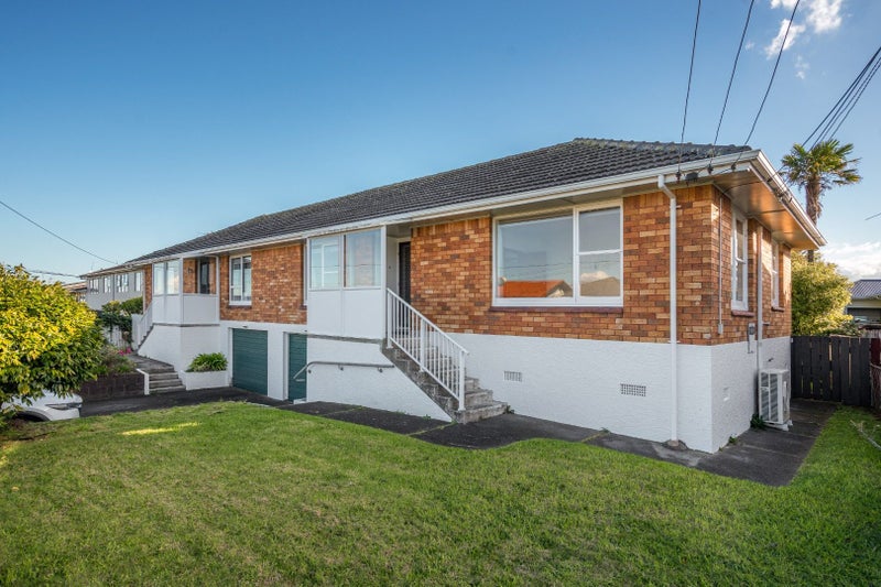 2/20 Warren Avenue, Three Kings, Auckland - Carousel 17