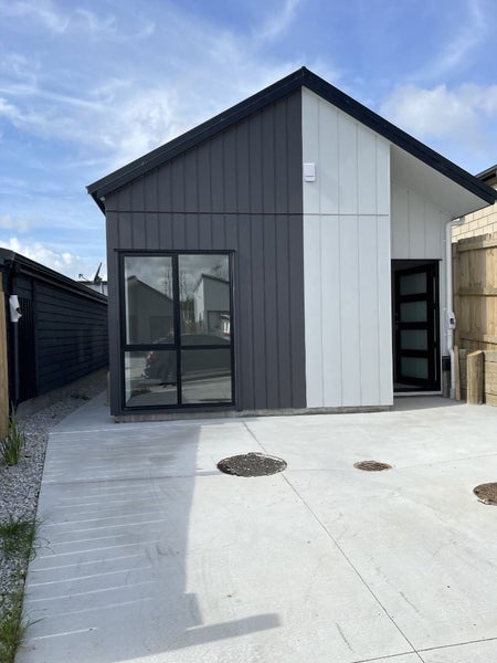 21 Morus Road, Massey, Auckland - Carousel 2
